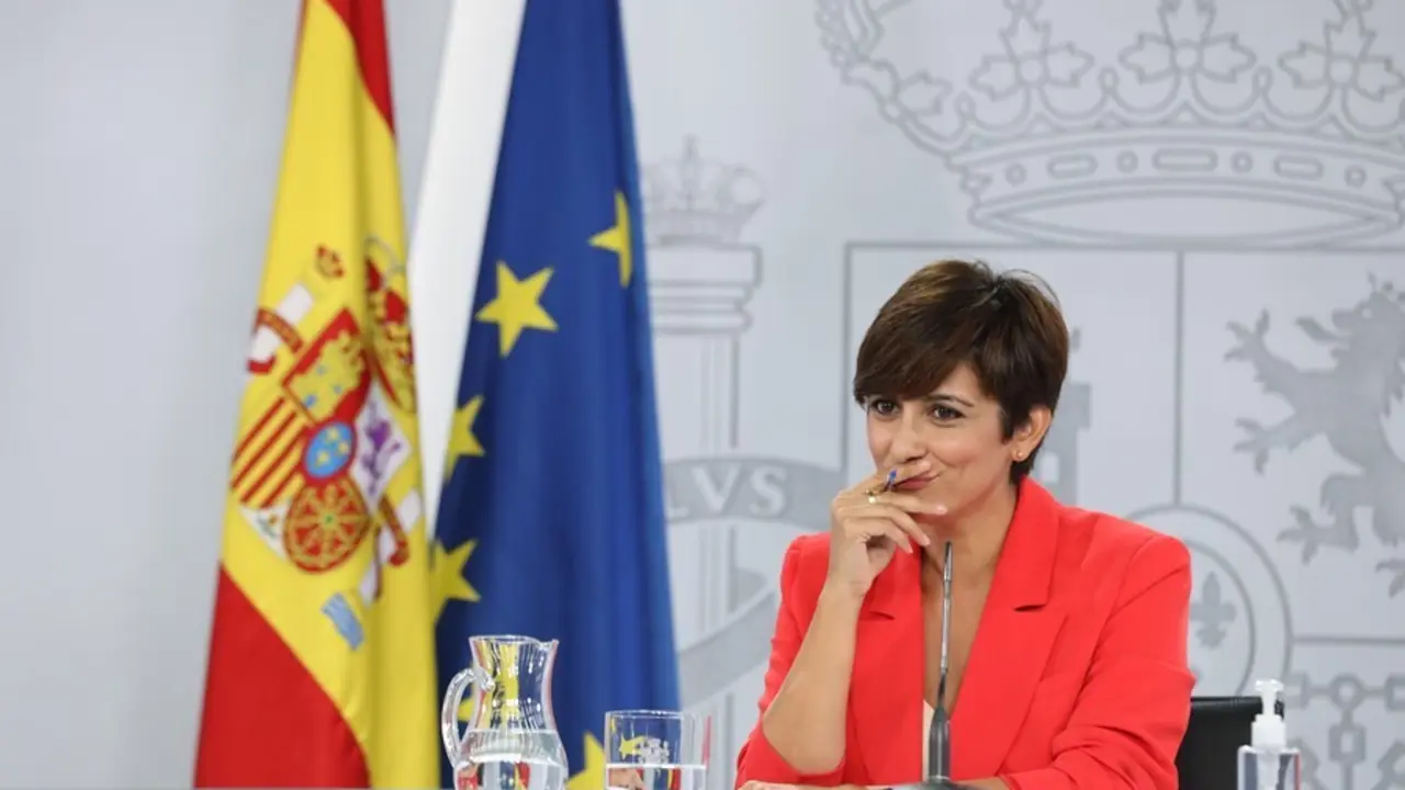 La ministra Portavoz, Isabel Rodr&iacute;guez, interviene en una rueda de prensa posterior al Consejo de Ministros, a 24 de agosto de 2021, en La Moncloa, Madrid, (Espa&ntilde;a). Durante la intervenci&oacute;n ha informado de los acuerdos a los que han llegado tras la reuni&oacute;