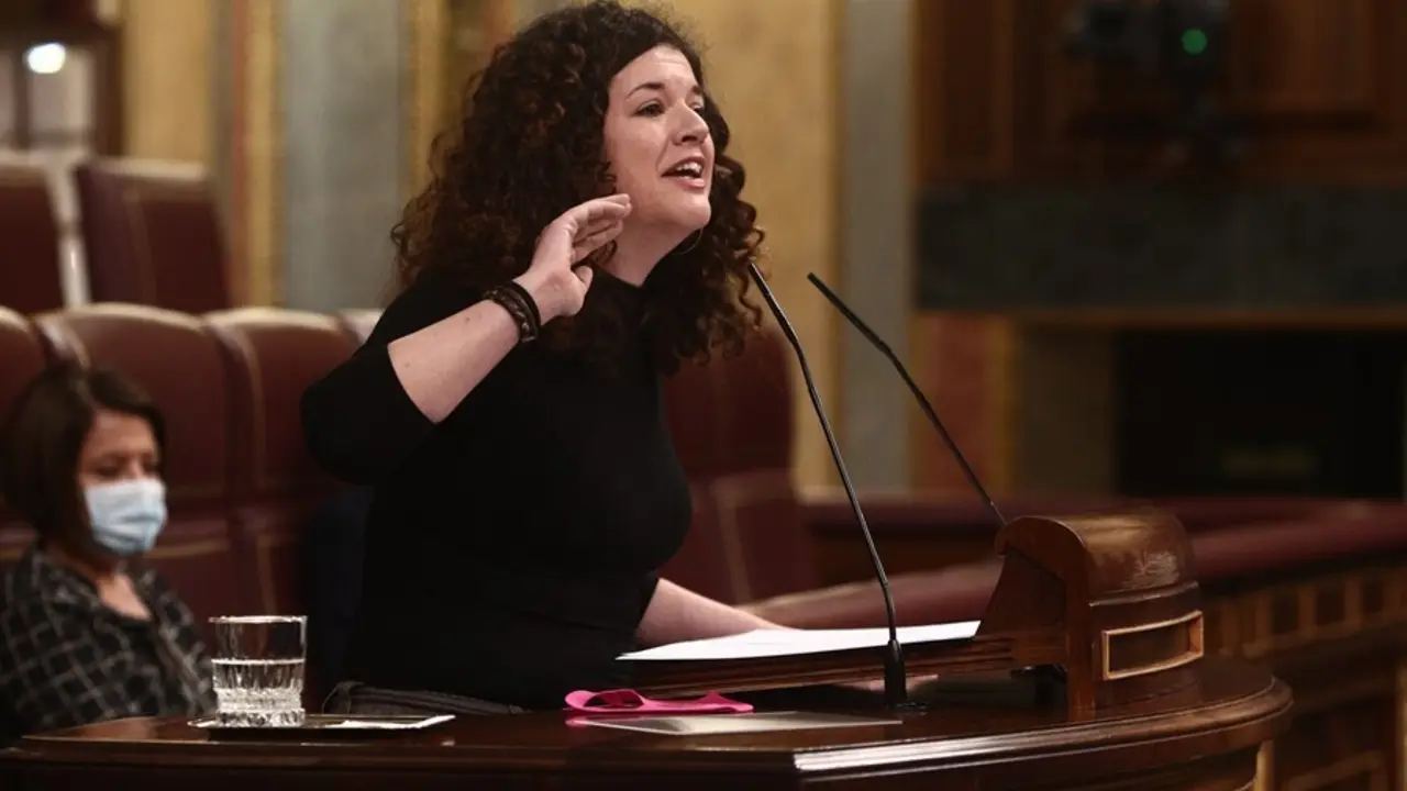 Archivo - La diputada de Unidos Podemos por Asturias, Sof&iacute;a Fern&aacute;ndez Casta&ntilde;&oacute;n, interviene durante una sesi&oacute;n plenaria celebrada en el Congreso de los Diputados, en Madrid, (Espa&ntilde;a), a 25 de febrero de 2021.