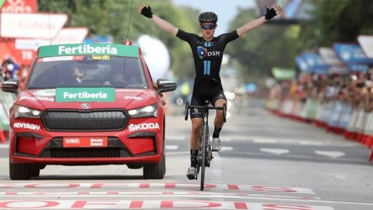 El ciclista australiano Michael Storer (Team DSM) repite triunfo y se lleva la d&eacute;cima etapa de La Vuelta 2021, disputada entre Roquetas de Mar y Rinc&oacute;n de la Victoria
