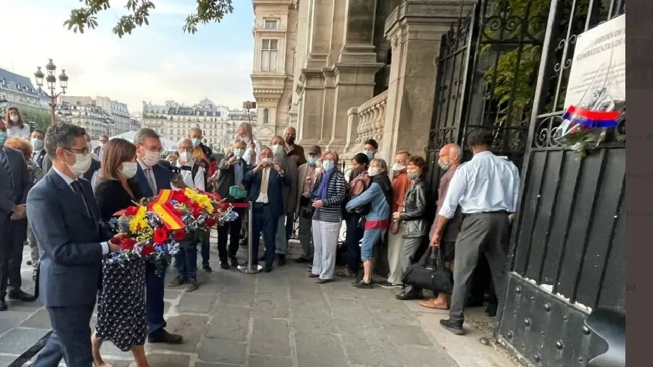 El ministro de la Presidencia, Relaciones con las Cortes y Memoria Democr&aacute;tica, F&eacute;lix Bola&ntilde;os, en su viaje a Par&iacute;s.
