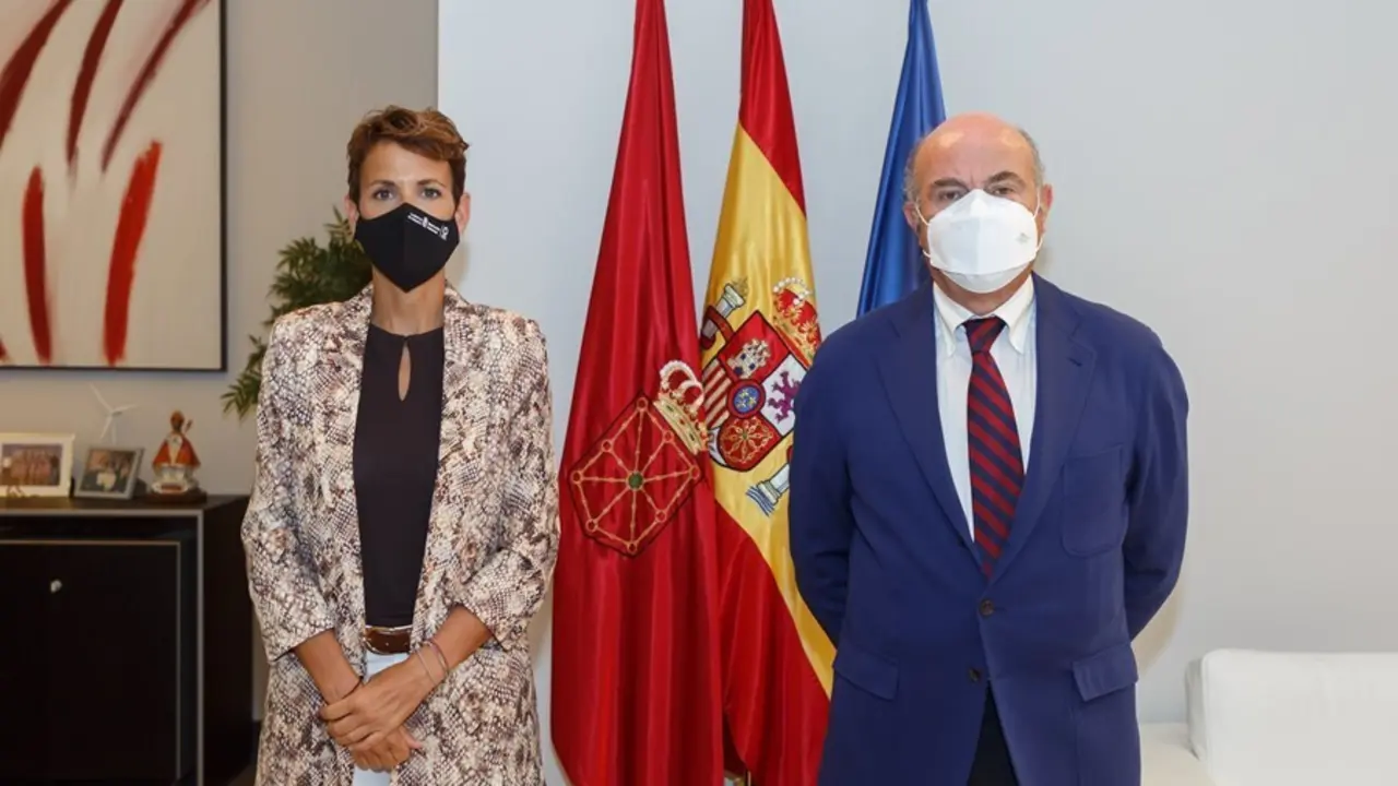 La presidenta de Navarra, Mar&iacute;a Chivite, ha recibido al vicepresidente del Banco Central Europeo, Luis de Guindos,