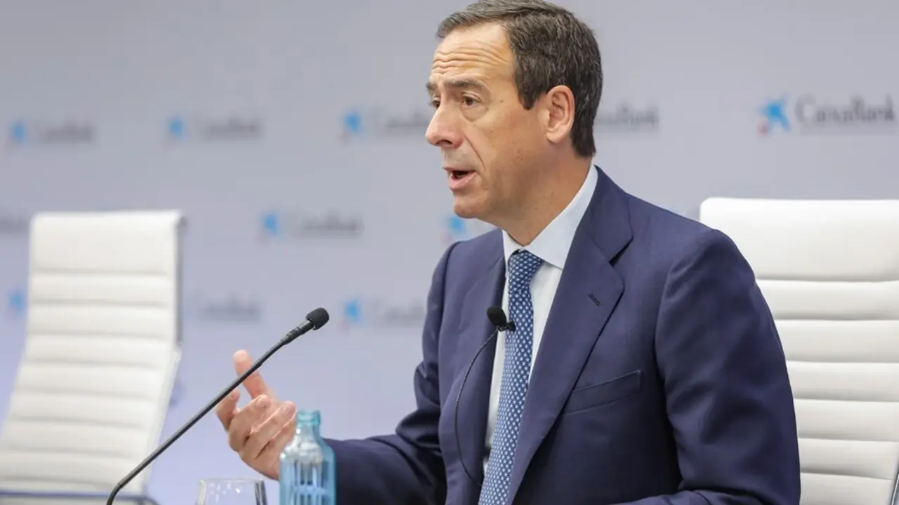 El consejero delegado de CaixaBank, Gonzalo Gort&aacute;zar, presenta los resultados de la entidad del primer semestre de 2021, a 30 de julio de 2021
