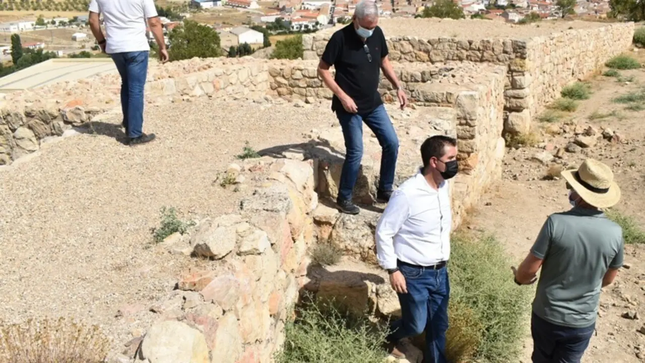El presidente de la Diputaci&oacute;n de Albacete, Santiago Caba&ntilde;ero, visita el yacimiento de Libisosa