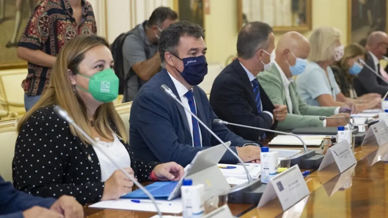 Rom&aacute;n Rodr&iacute;guez, conselleiro de Educaci&oacute;n, en la reuni&oacute;n de la conferencia sectorial entre el Ministerio y las CCAA