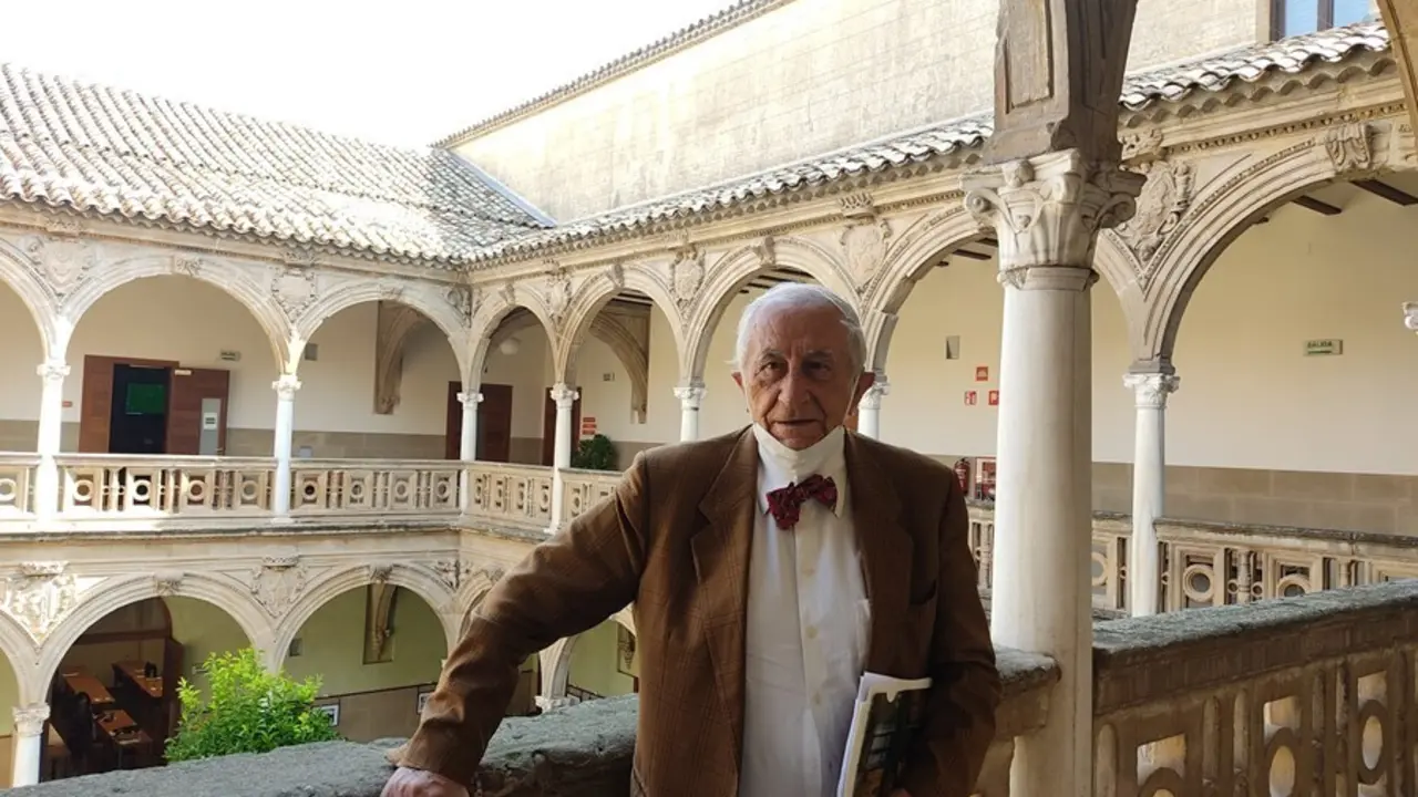 Inocencio Arias en los cursos de la UNIA en su sede en Baeza.