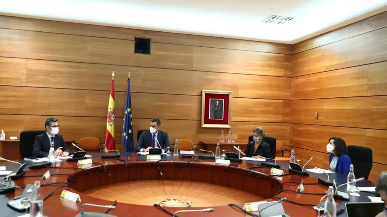 El presidente del Gobierno, Pedro S&aacute;nchez, preside la reuni&oacute;n del Grupo de Trabajo Interministerial para abordar la situaci&oacute;n en Afganist&aacute;n