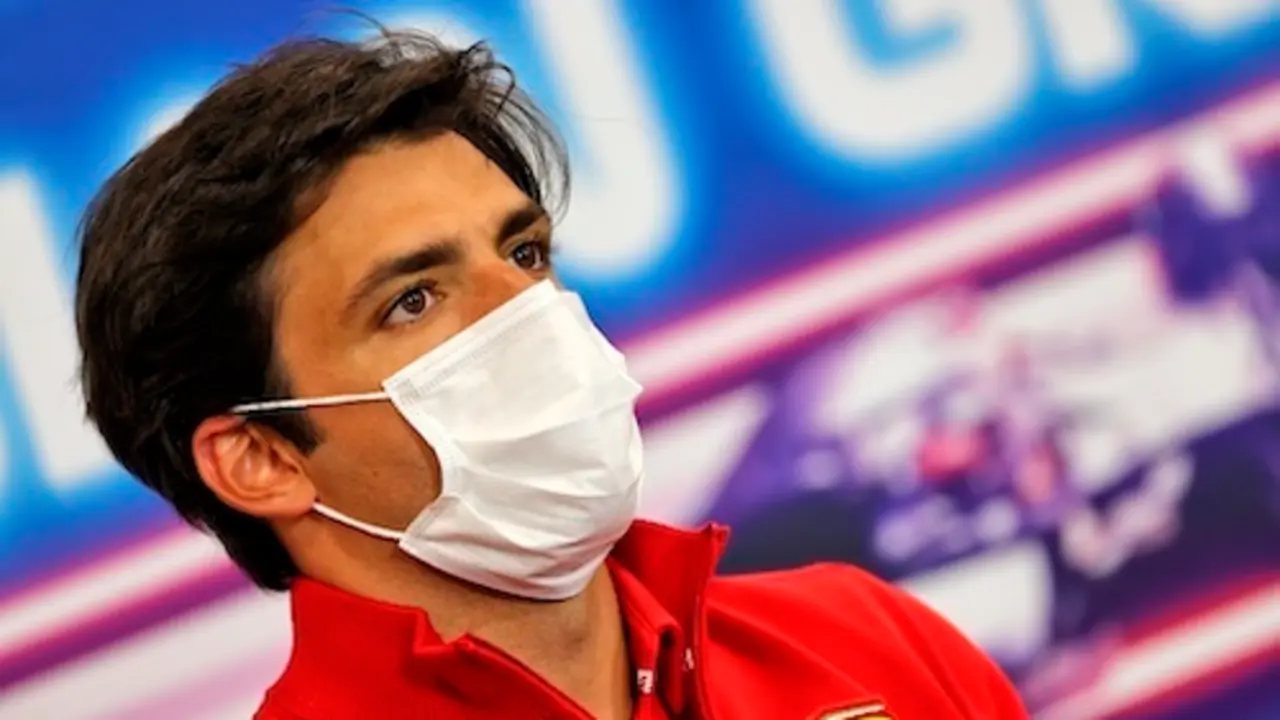 Carlos Sainz, durante la rueda de prensa de hoy. EFE