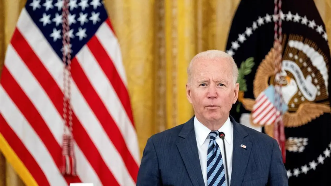 US President Joe Biden speaks during a meeting in the East Room of the White House in Washington, DC, USA, 25 August 2021. Chief executives from across the business world are joining Biden for a discussion on how industry and the federal government can partner to improve cybersecurity in the face of debilitating ransomware and cyberattacks. (Atentado, Lanzamiento de disco, Estados Unidos) EFE/EPA/Stefani Reynolds / POOL