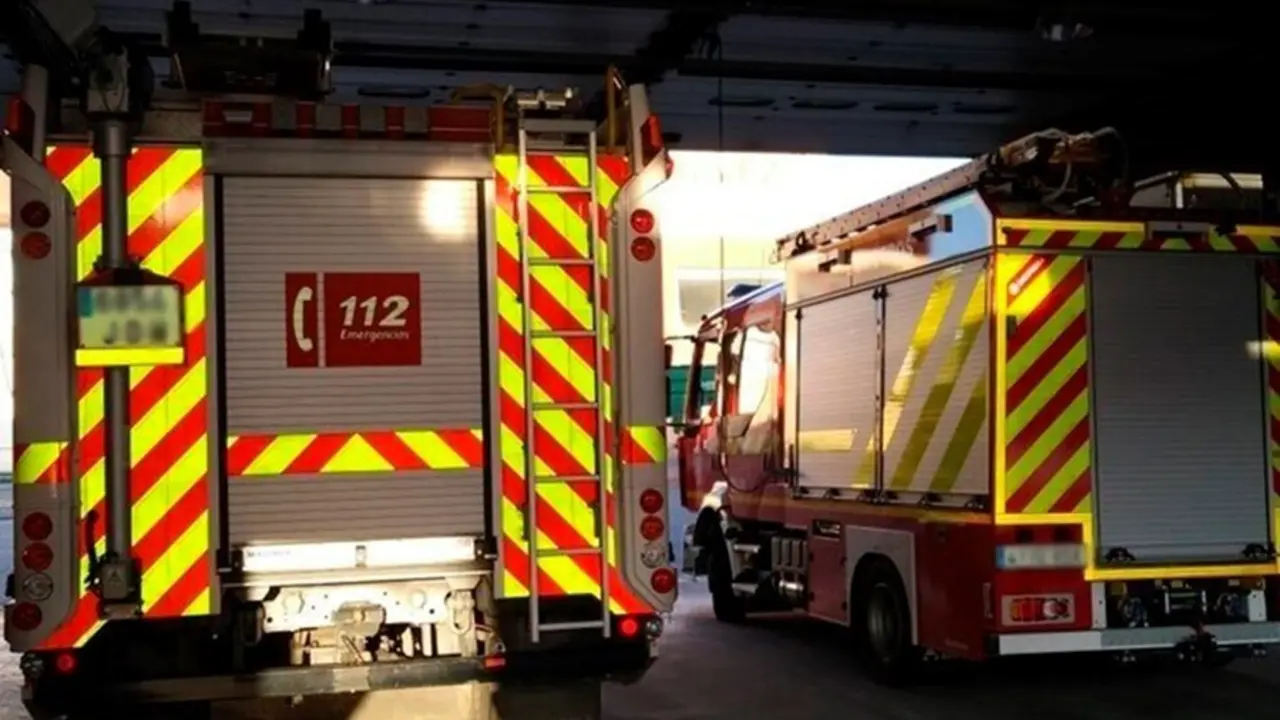 Archivo - Cami&oacute;n de bomberos en un imagen de archivo