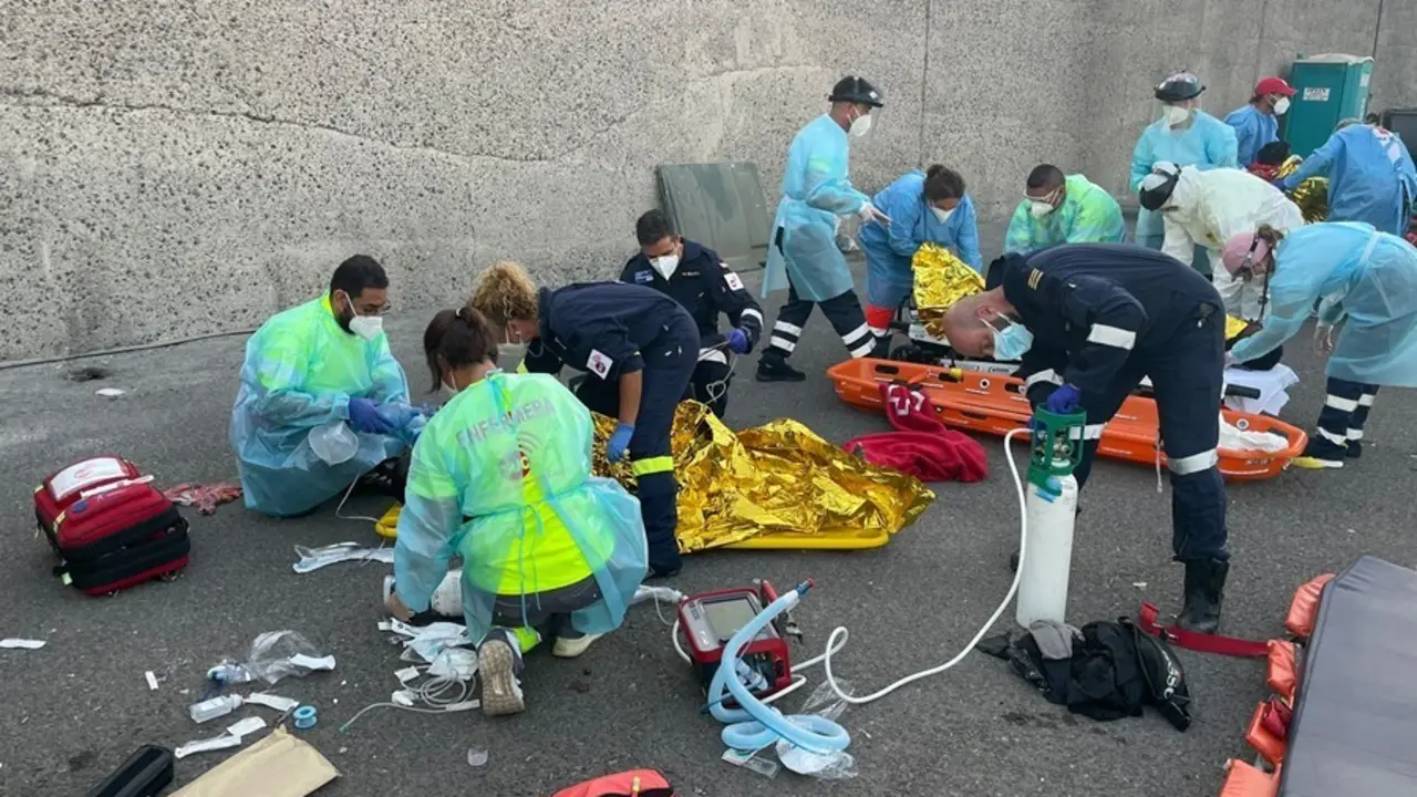 Asistencia migrantes en el muelle de Arguinegu&iacute;n