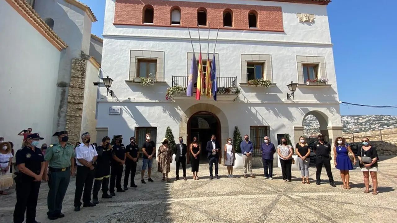 Minuto de silencio en Pe&ntilde;&iacute;scola