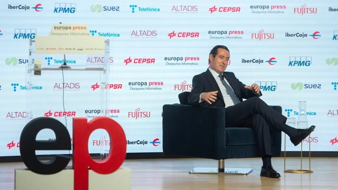 Archivo - El presidente de la CEOE, Antonio Garamendi, participa en los Desayunos Informativos de Europa Press en el Auditorio El Beatriz Madrid el pasado 13 de julio de 2021, en Madrid