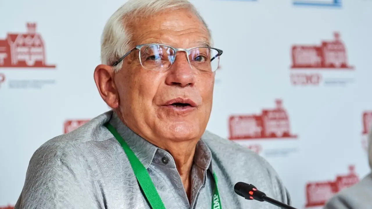 Archivo - El Alto Representante de la Uni&oacute;n para Asuntos Exteriores y Pol&iacute;tica de Seguridad, Josep Borrell, interviene en un curso sobre geopol&iacute;tica europea organizado en la Universidad Internacional Men&eacute;ndez Pelayo, a 26 de julio de 2021, en Santander, C