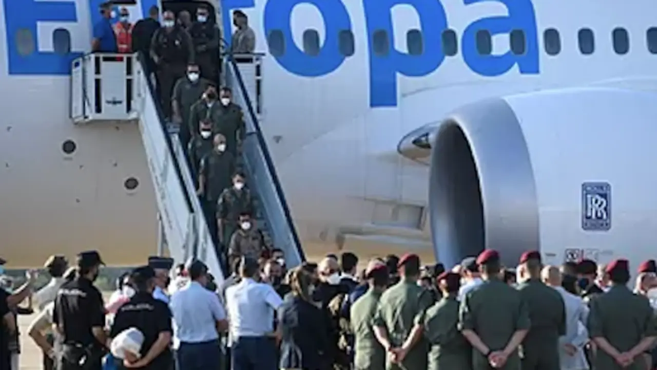 Salida del avi&oacute;n de los &uacute;ltimos evacuados por Espa&ntilde;a de Kabul.PIERRE-PHILIPPE MARCOUAFP