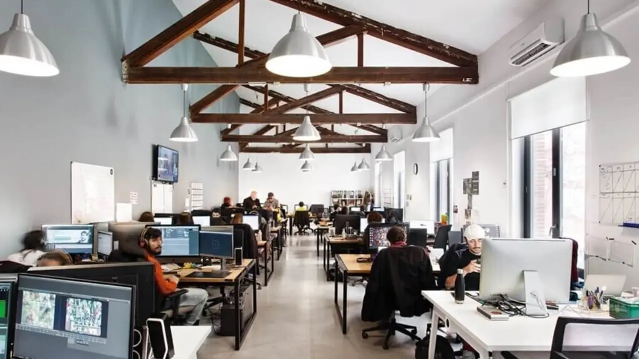 Archivo - Imagen de archivo de un espacio de 'coworking' en Madrid.