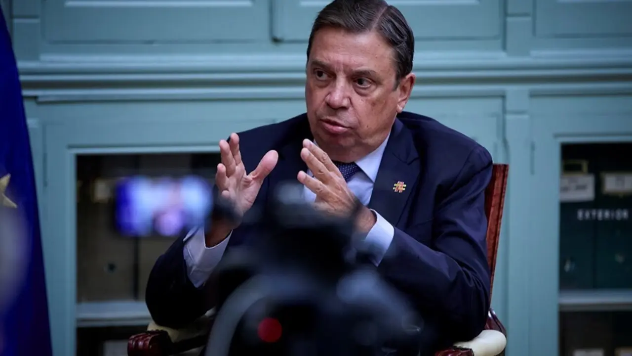 El ministro de Agricultura, Pesca y Alimentaci&oacute;n, Luis Planas, durante una entrevista para Europa Press
