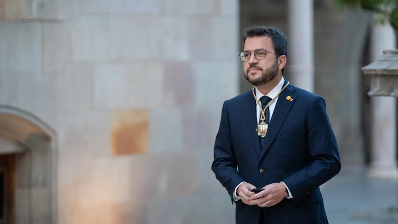 Archivo - El hasta ahora vicepresidente del Govern, Pere Aragon&egrave;s, toma posesi&oacute;n como 132 presidente de la Generalitat de Catalunya, en el Pati dels Tarongers del Palau de la Generalitat. ARCHIVO.