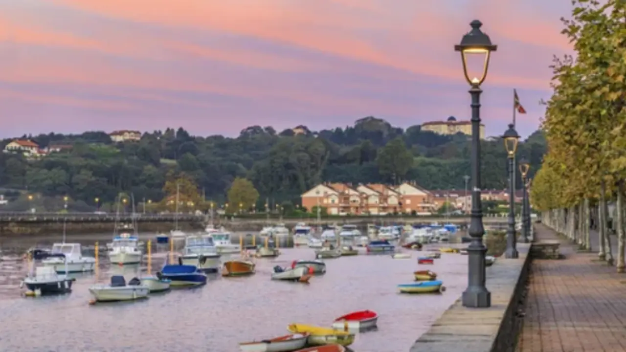 Puerto de Plentzia, una localidad y municipio situado en la provincia de Vizcaya, en la comunidad aut&oacute;noma del Pa&iacute;s Vasco.