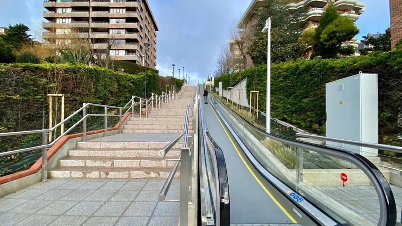 Archivo - Rampa mec&aacute;nica en Santander