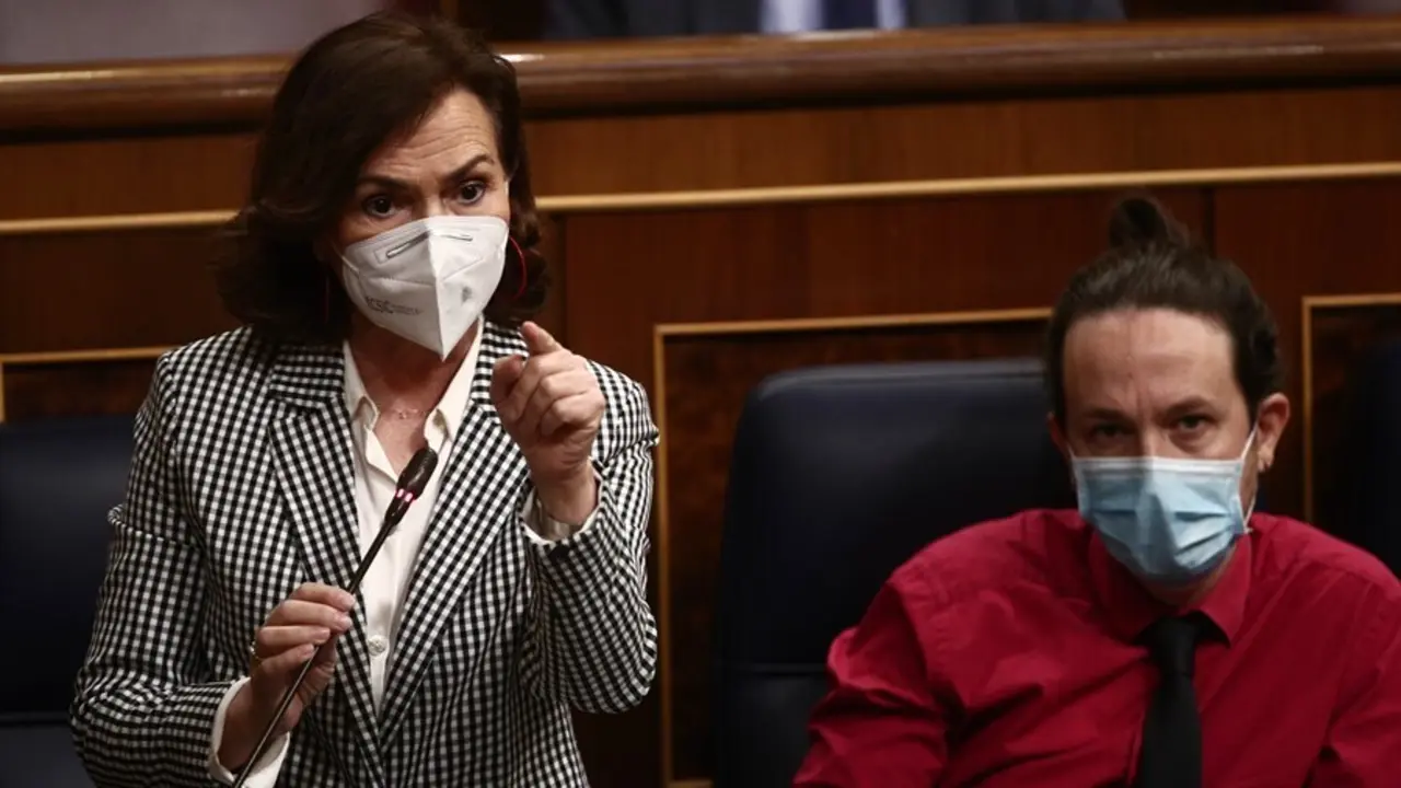 Archivo - Carmen Calvo y Pablo IGlesias, cuando eran vicepresidentes del Gobierno 