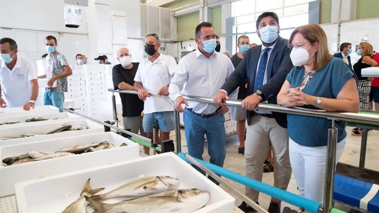 El presidente de la Comunidad, Fernando L&oacute;pez Miras, se reuni&oacute; hoy con la alcaldesa de San Pedro del Pinatar, Visitaci&oacute;n Mart&iacute;nez, y posteriormente mantuvo un encuentro con la Cofrad&iacute;a de Pescadores del municipio