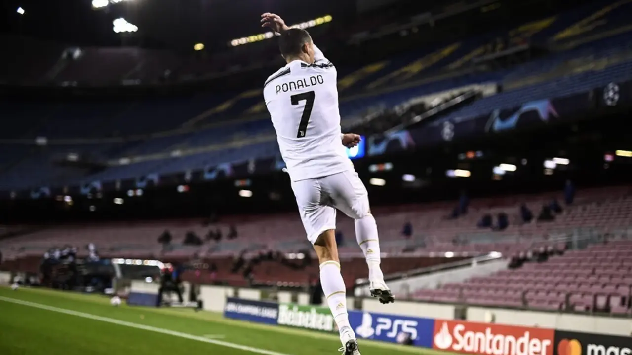 Archivo - Cristiano Ronaldo celebra un gol en el partido de Champions celebrado entre el FC Barcelona y el Juventus el 8 de diciembre de 2020
