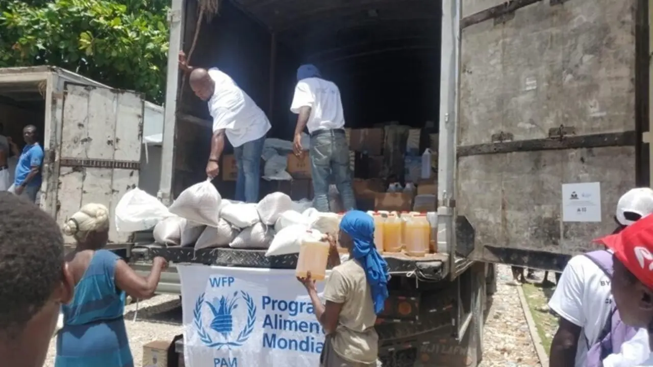 Ayuda humanitaria distribuida en Hait&iacute;.