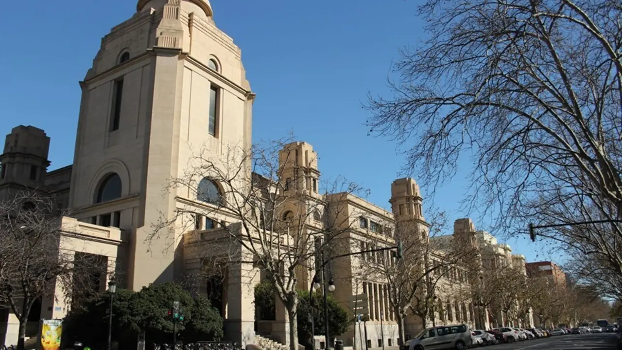 Archivo - Rectorado de la UV