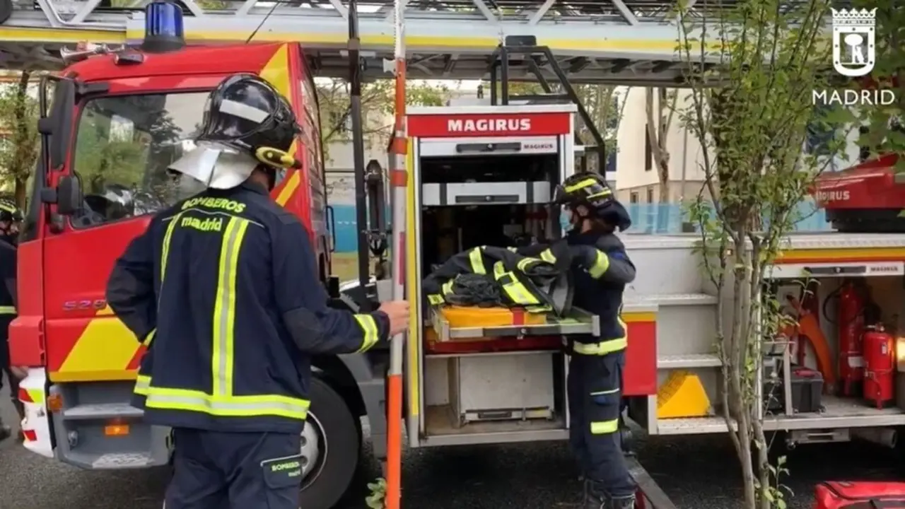 Archivo - Bomberos de la Comunidad de Madrid han realizado  237 intervenciones, la mayor&iacute;a por balsas de agua en la v&iacute;a p&uacute;blica.