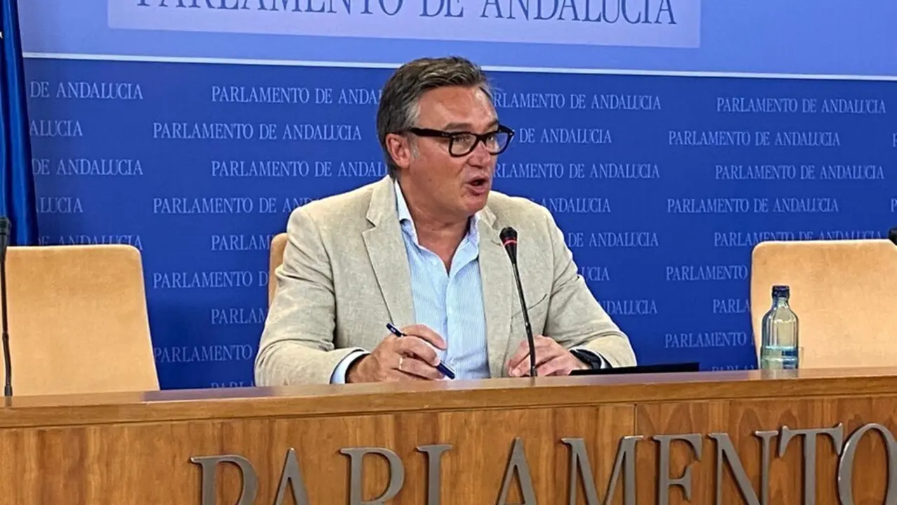 El portavoz de Vox en el Parlamento de Andaluc&iacute;a, Manuel Gavira, en una foto de archivo en rueda de prensa.