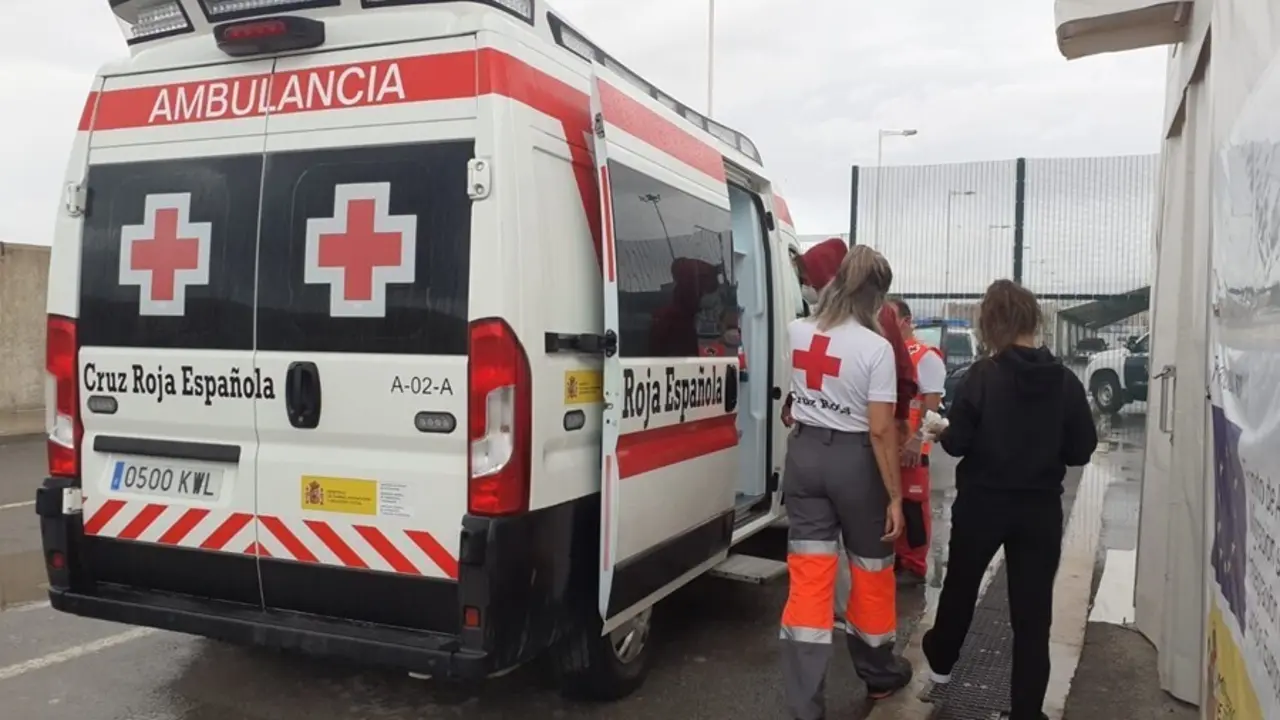 Asistencia de Cruz Roja a los migrantes llegados a l'Albir