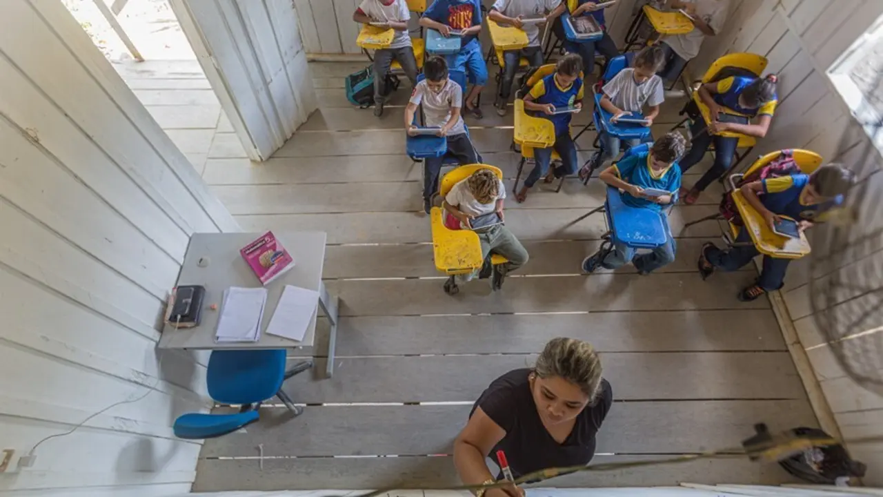 Archivo - Manaos (Amazon, Brasil) El programa de educaci&oacute;n digital 'ProFuturo', impulsado por Fundaci&oacute;n Telef&oacute;nica y Fundaci&oacute;n 'la Caixa', ha sido galardonado con el 'Premio WISE' a la innovaci&oacute;n educativa de la Qatar Foundation