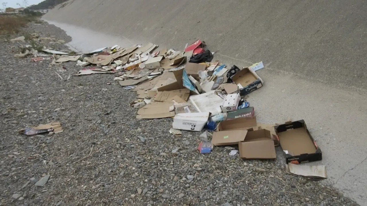 El Proyecto LIBERA lanza una campa&ntilde;a de concienciaci&oacute;n que pretende llamar la atenci&oacute;n sobre las consecuencias de la basuraleza en estos puntos a ra&iacute;z de las lluvias torrenciales de los &uacute;ltimos d&iacute;as en Valencia y Alicante