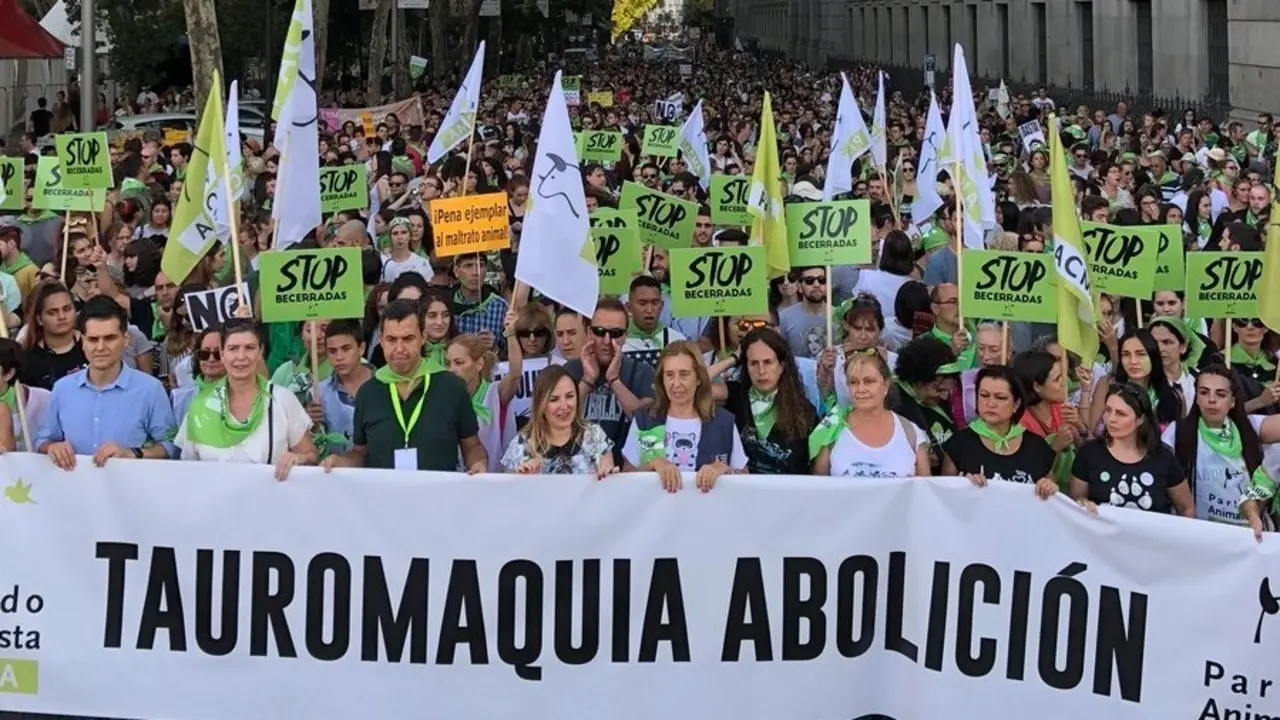 Archivo - Manifestaci&oacute;n contra la tauromaquia y las becerradas en Madrid