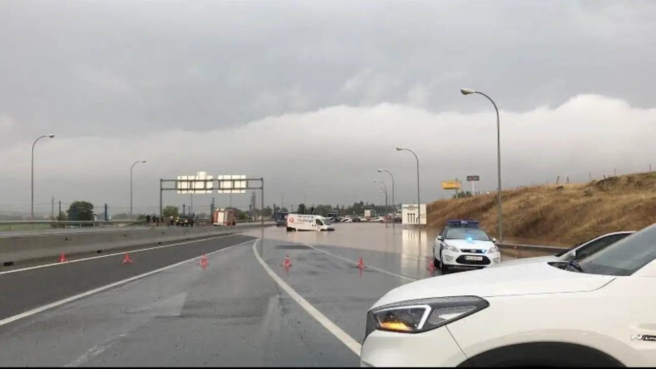 Atasco en la N400 en la entrada al barrio del Pol&iacute;gono de Toledo