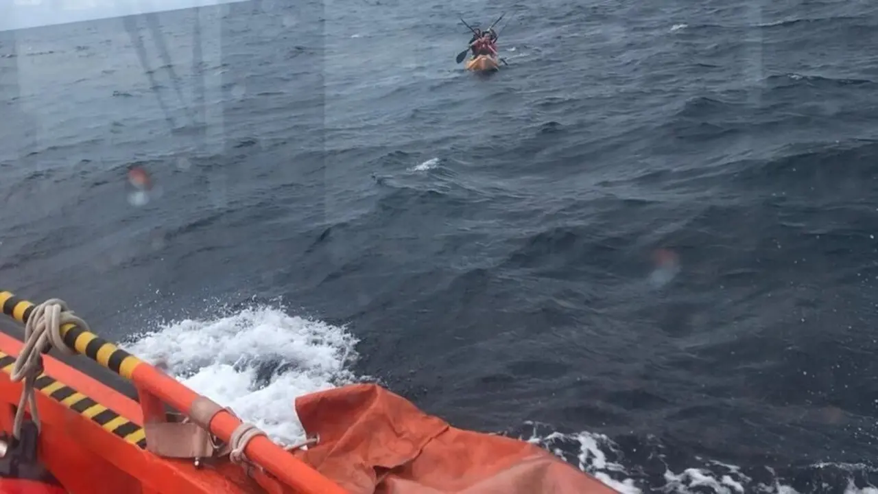 Archivo - Imagen de archivo del rescate de un kayak