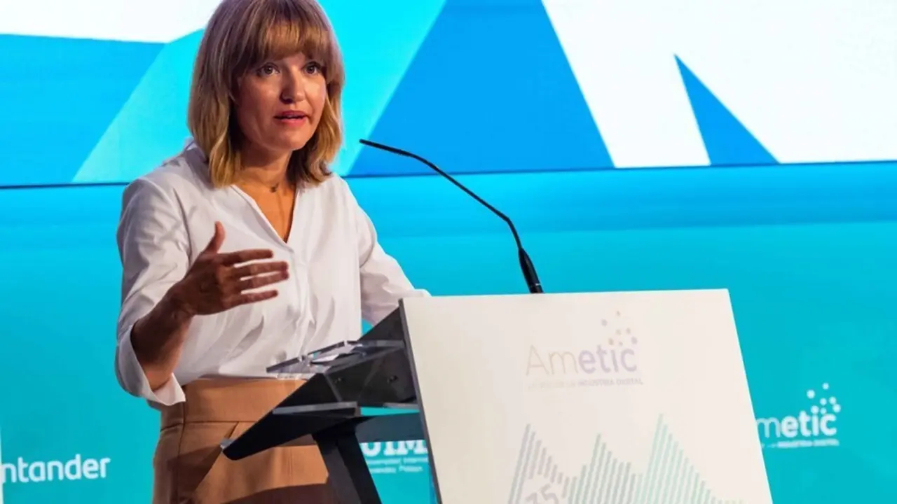 La ministra de Educaci&oacute;n y Formaci&oacute;n Profesional, Pilar Alegr&iacute;a, durante su intervenci&oacute;n este jueves 2 de septiembre en el 35 Encuentro de la Econom&iacute;a Digital y las Telecomunicaciones organizado por Ametic en Santander.