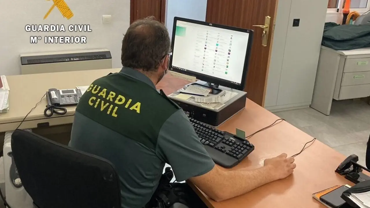 El agente investiga a un vecino de Torre de Santa Mar&iacute;a