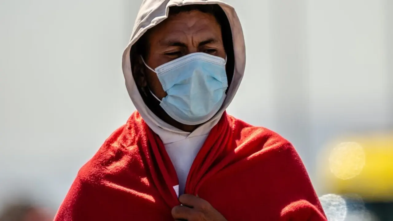 Uno de los 34 migrantes rescatados por Salvamento Mar&iacute;timo en Canarias esta semana