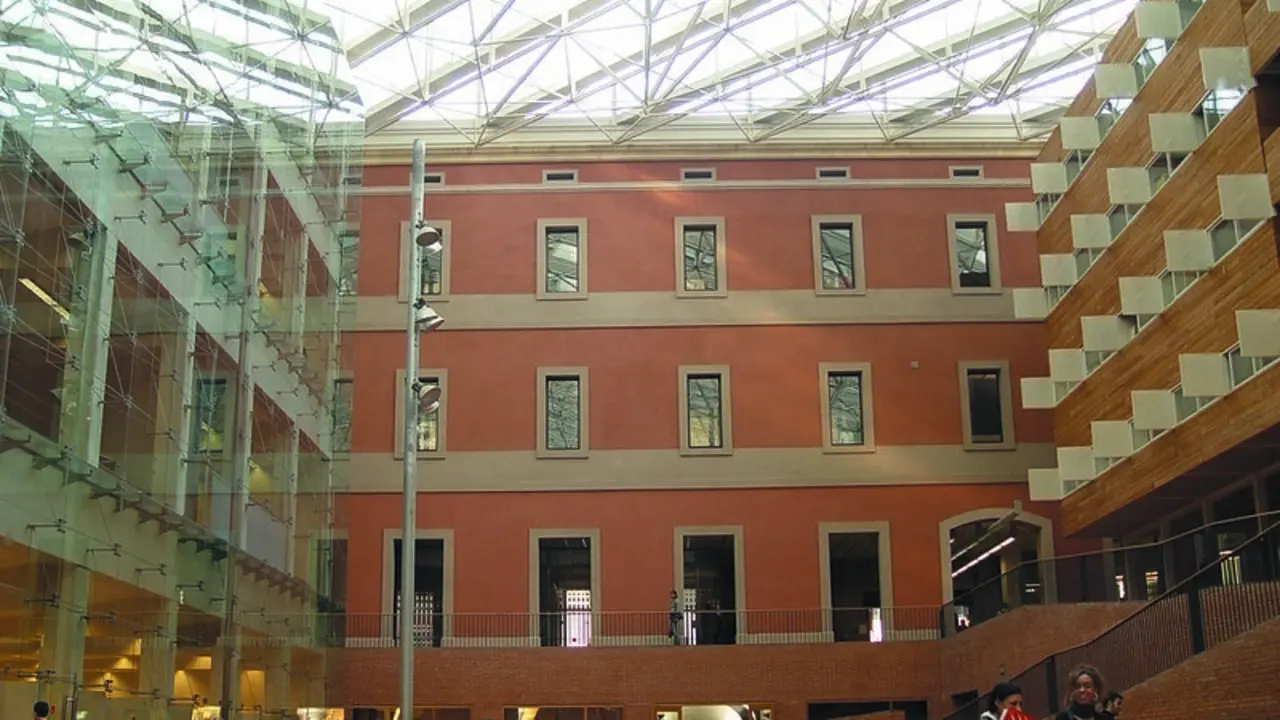Archivo - Edificio Roger de Ll&uacute;ria de la Universitat Pompeu Fabra (UPF), en Barcelona