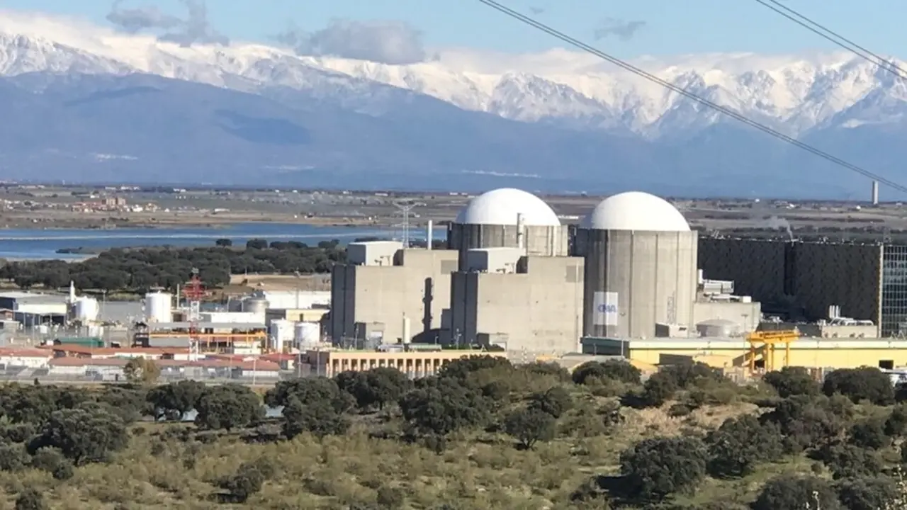 Archivo - Vista de la central nuclear de Almaraz (C&aacute;ceres).