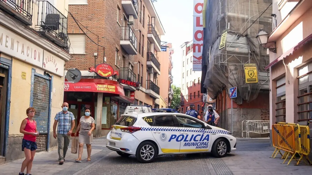 Polic&iacute;as municipales trabajan en el dispositivo policial