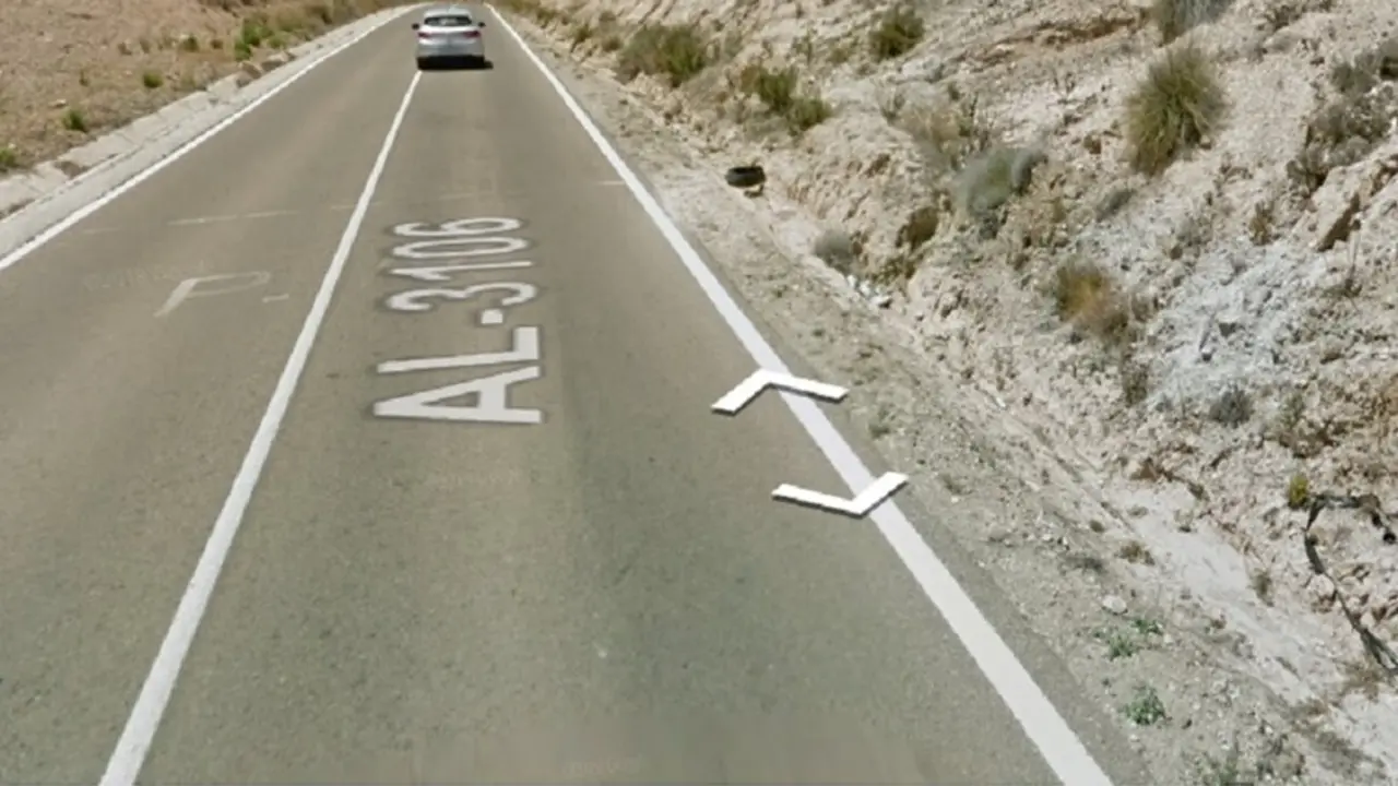 Carretera de N&iacute;jar (Almer&iacute;a) en la que ha tenido lugar el accidente de tr&aacute;fico en el que ha muerto un joven de 26 a&ntilde;os