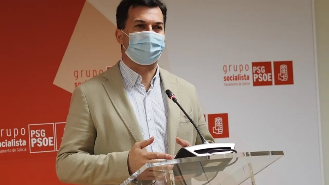 El secretario xeral del PSdeG, Gonzalo Caballero, en la rueda de prensa ofrecida este lunes en la C&aacute;mara gallega