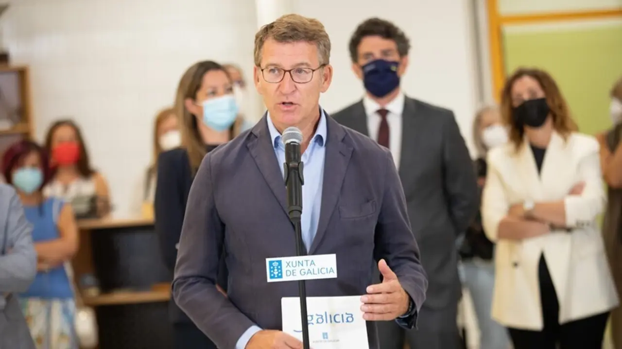 El presidente de la Xunta, Alberto N&uacute;&ntilde;ez Feij&oacute;o, acompa&ntilde;ado por el conselleiro de Cultura, Educaci&oacute;n e Universidade, Rom&aacute;n Rodr&iacute;guez, visita el CEIP Sagrado Coraz&oacute;n de Lugo.