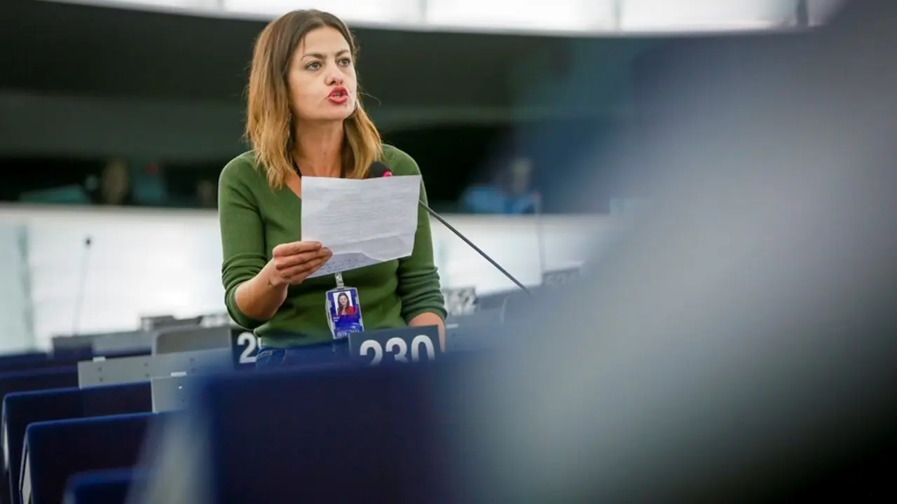 Archivo - La eurodiputada y portavoz federal de IU, Sira Rego.