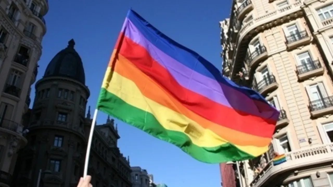 Archivo - Bandera LGTBI.