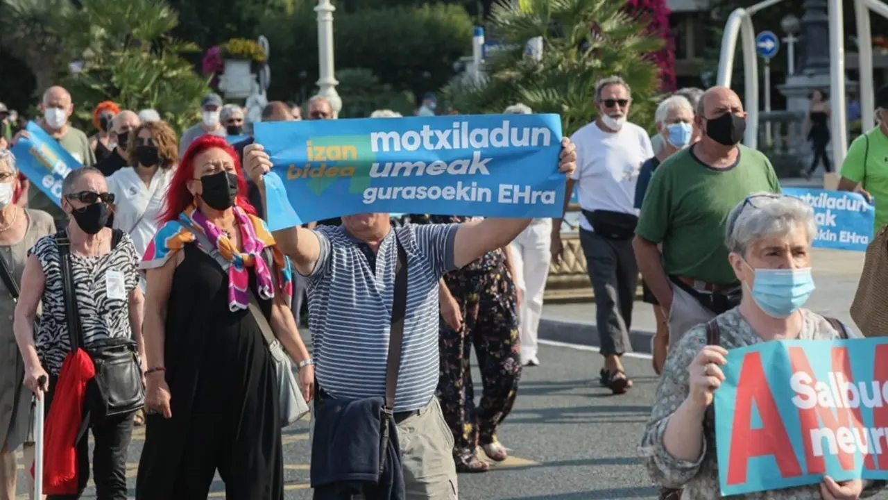 Marcha convocada por SARE a favor del acercamiento de los presos de ETA celebrada el 21 de agosto de 2021 en San Sebasti&aacute;n