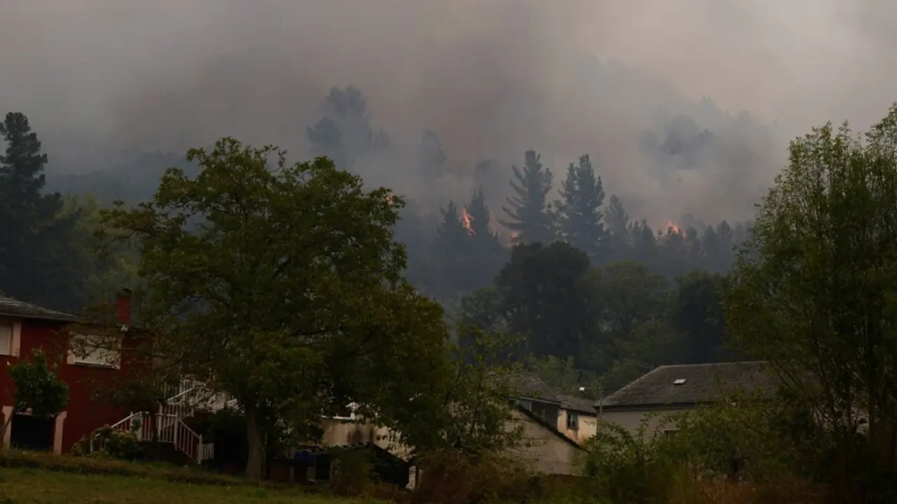 Incendios de un fuego en el municipio de Quiroga (Margaride), en la provincia de Lugo a 6 de septiembre de 2021, en Galicia (Espa&ntilde;a).