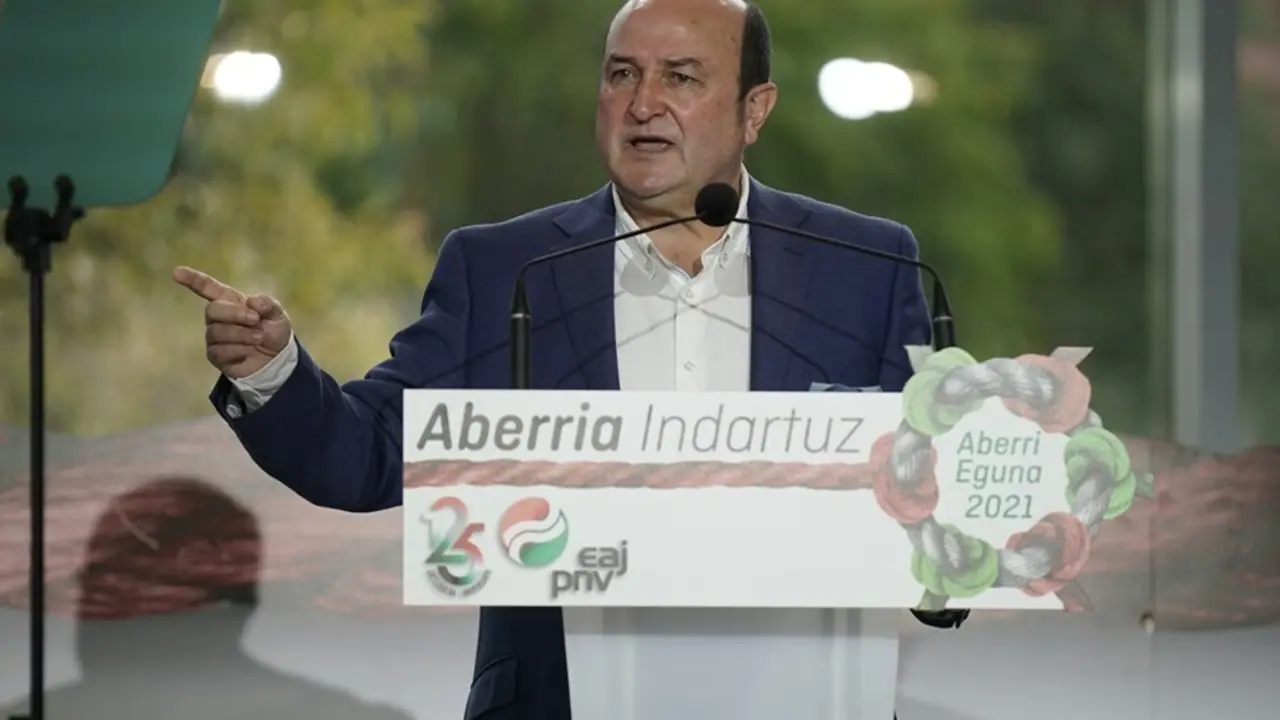 Archivo - El presidente del PNV, Andoni Ortuzar, interviene durante la celebraci&oacute;n del Aberri Eguna (D&iacute;a de la Patria), a 4 de abril de 2021,